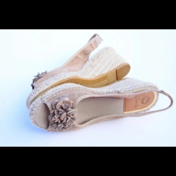 NWOT Vidorreta sling back wedges - Picture 5 of 8